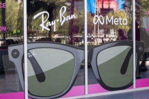 Apple Teams Up with Meta: 1 Stunning Ray-Ban Glasses Reveal Shakes Tech World